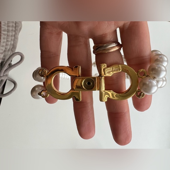 Ferragamo pearl neckless - Picture 4 of 6